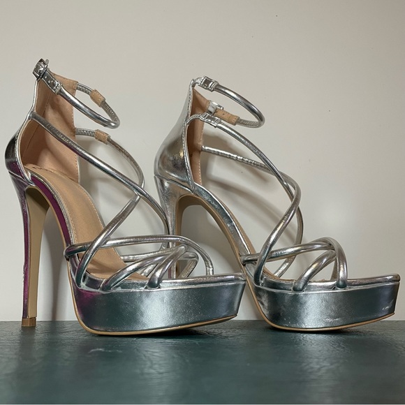 NOVO Sz6 Perri silver platform stiletto heels LIKE NEW - Picture 4 of 9